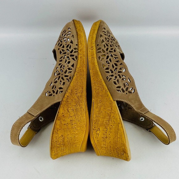 Womens 42 US 10.5-11 Spring Step Wedge Heel Sandals Tan Leather Floral Cutout - Picture 6 of 8